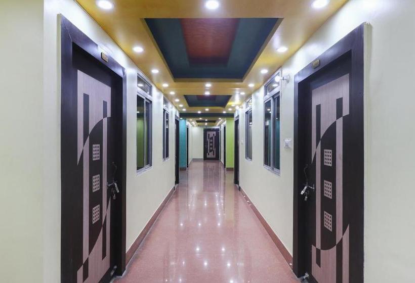 ホテル Spot On 76535 Sneh