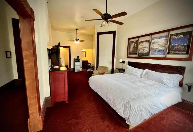 فندق The Monarch