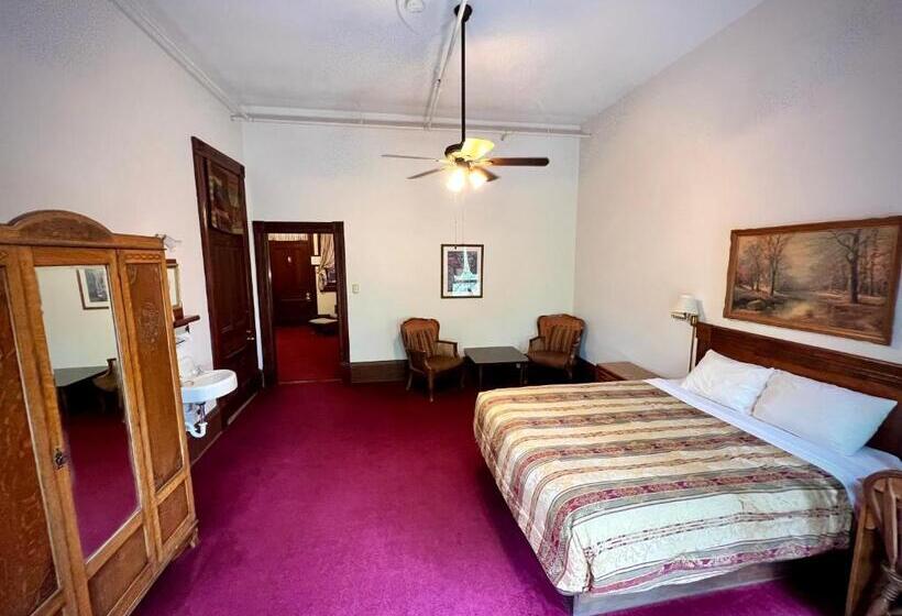 فندق The Monarch