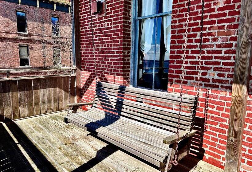 فندق The Monarch