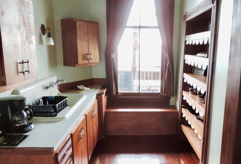 فندق The Monarch