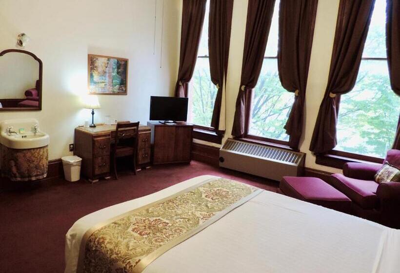 فندق The Monarch