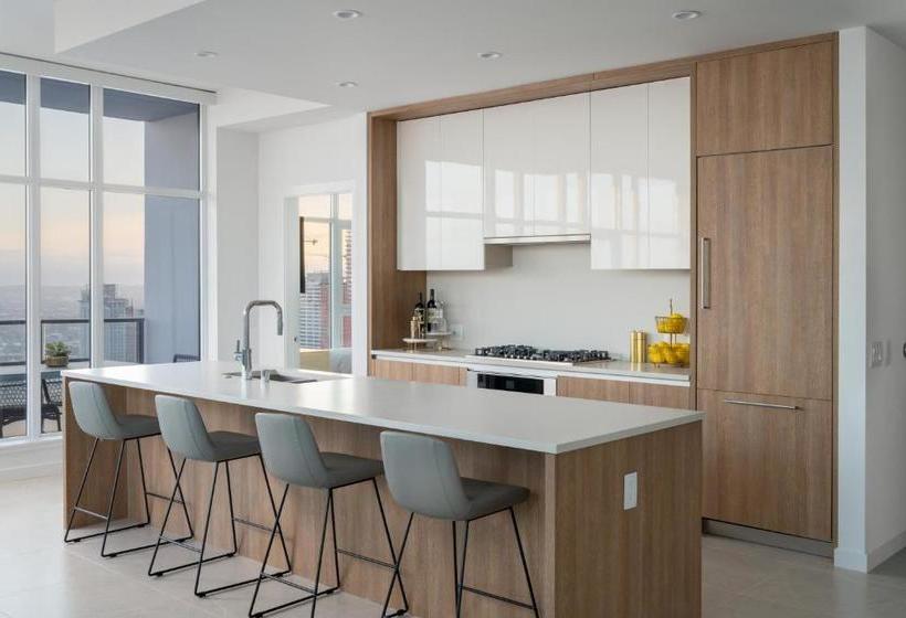 Level Los Angeles Downtown South Hill