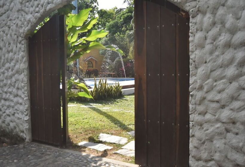 Пансион Eco Hostal Kuima