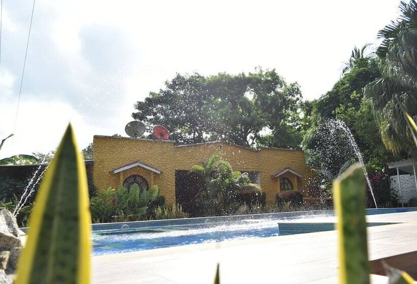 Пансион Eco Hostal Kuima