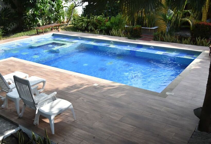 Пансион Eco Hostal Kuima