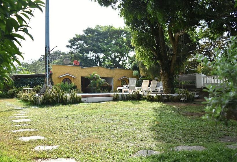 Пансион Eco Hostal Kuima