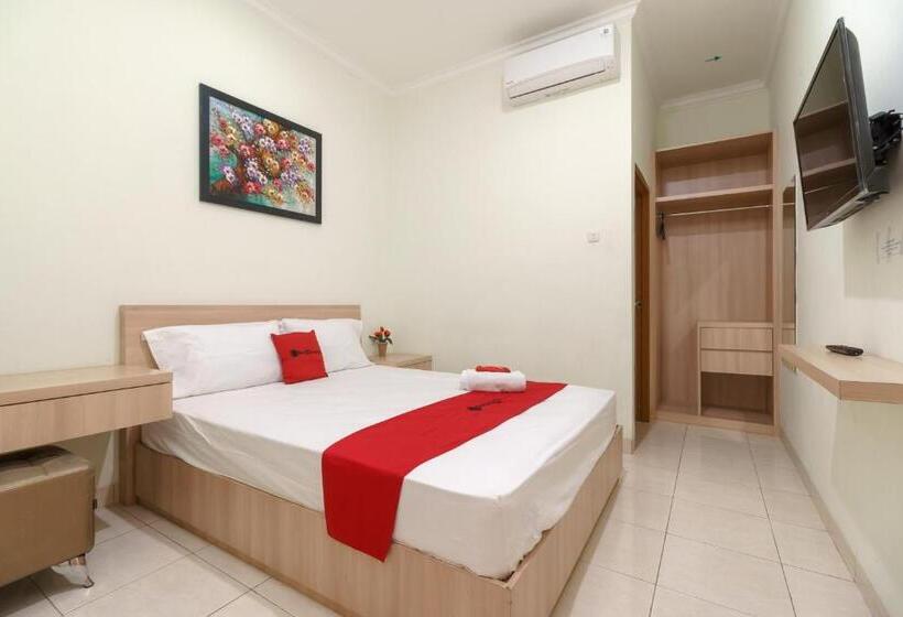 ペンション Reddoorz Syariah @ Cinere Depok