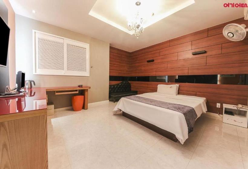 汽车旅馆  Gwangju Sangmu Valencia