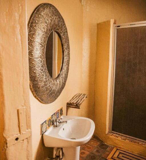فندق صغير Amphitheatre Backpackers Lodge