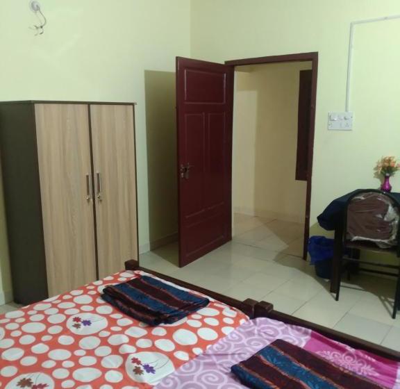 Общежитие Spot On Anju Tourist Home