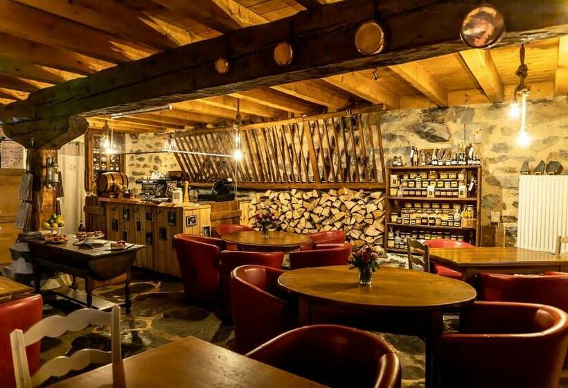 호스텔 Auberge Des Calades