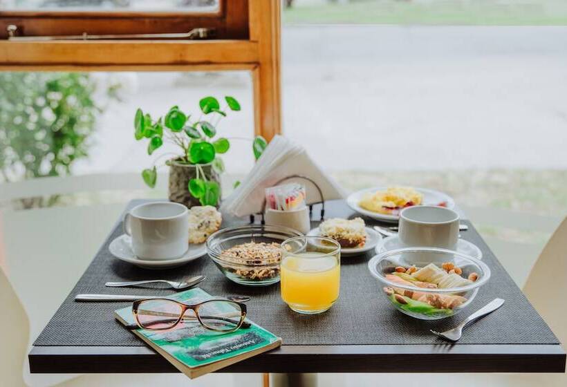 هاستل Hostería El Coirón