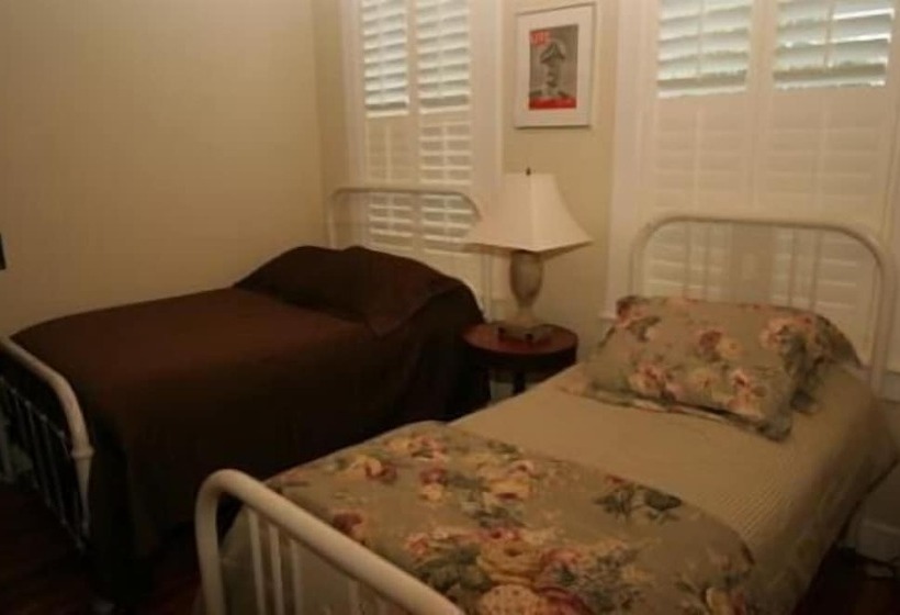 فندق صغير Riverview