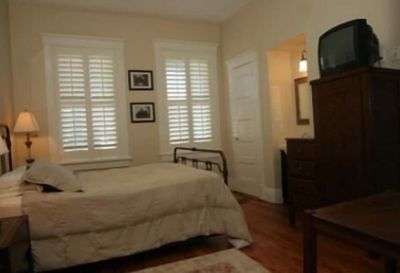 فندق صغير Riverview