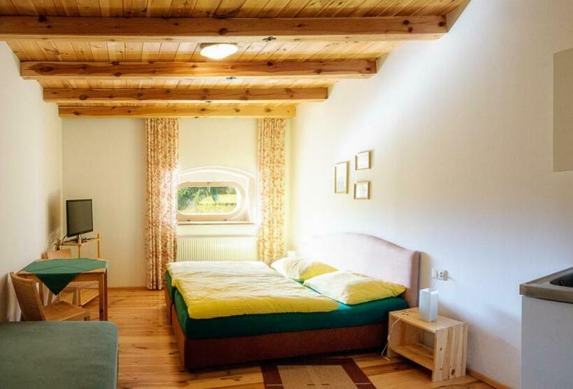 فندق صغير Schlossbrauerei Weinberg   Erste Oö. Gasthausbrauerei