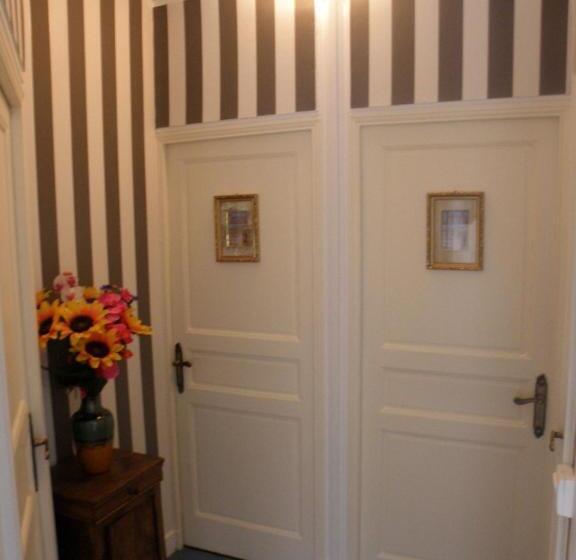 مبيت وإفطار Chambres D'hôtes De L'eglise