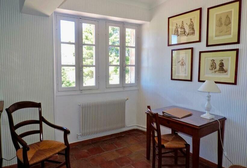 مبيت وإفطار Château De Jonquières   Hérault