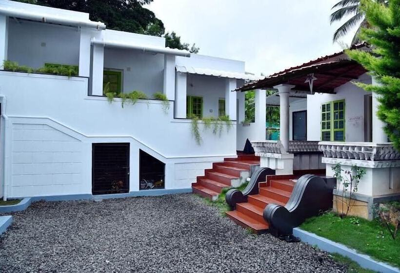 Bed and Breakfast Marayoor Holidays