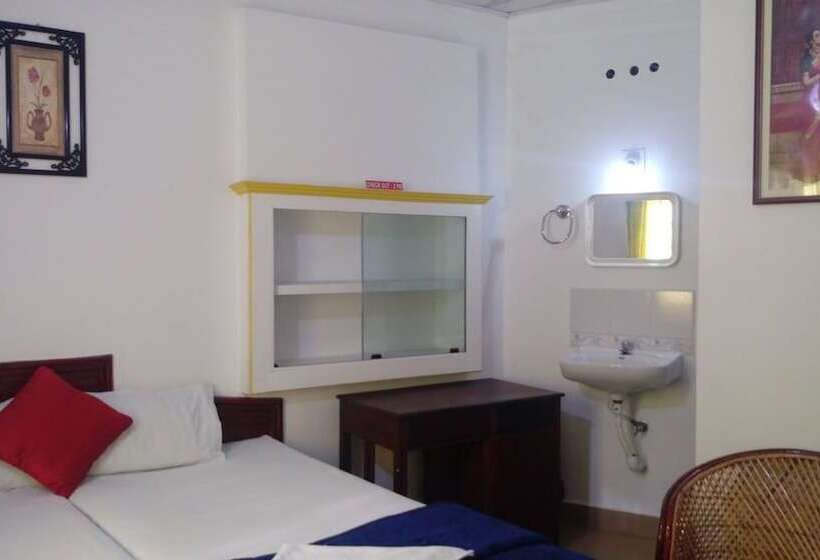 Bed and Breakfast Marayoor Holidays