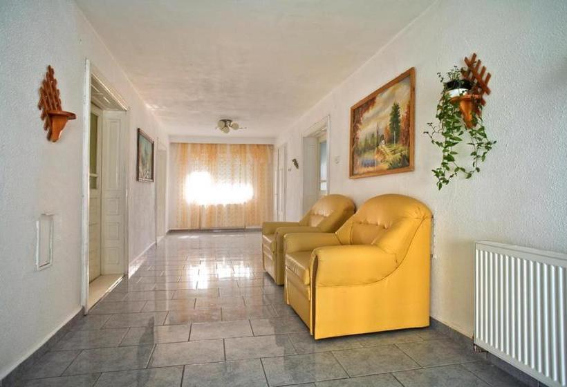 مبيت وإفطار Pension Bud