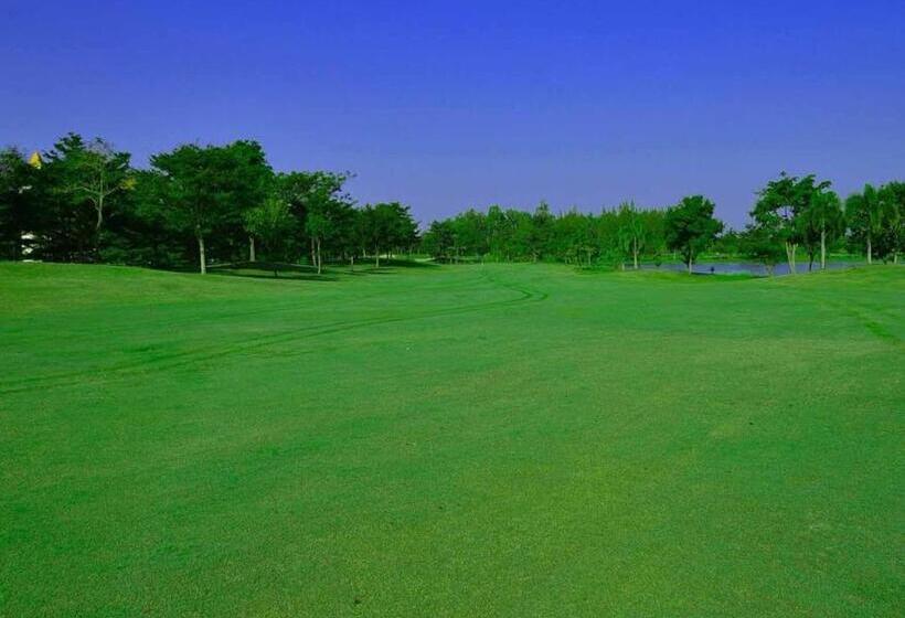 Happy City Golf & Resort