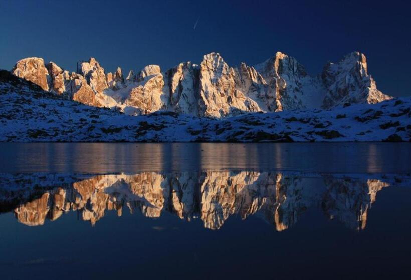 בית מלון כפרי Albergo Vezzana