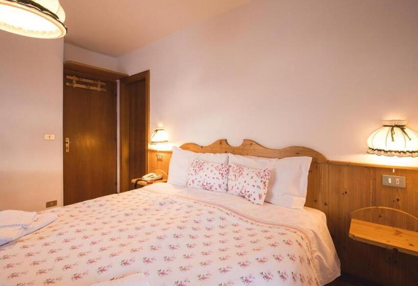 בית מלון כפרי Albergo Vezzana