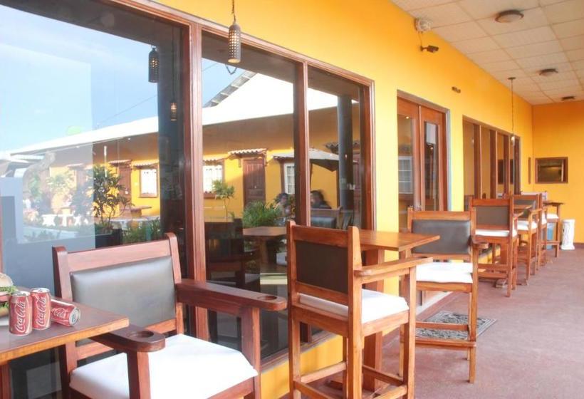 בית מלון כפרי Big Daddy S Beach Club &