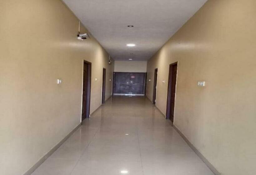 호텔 Castle Manor   Auroville Beach