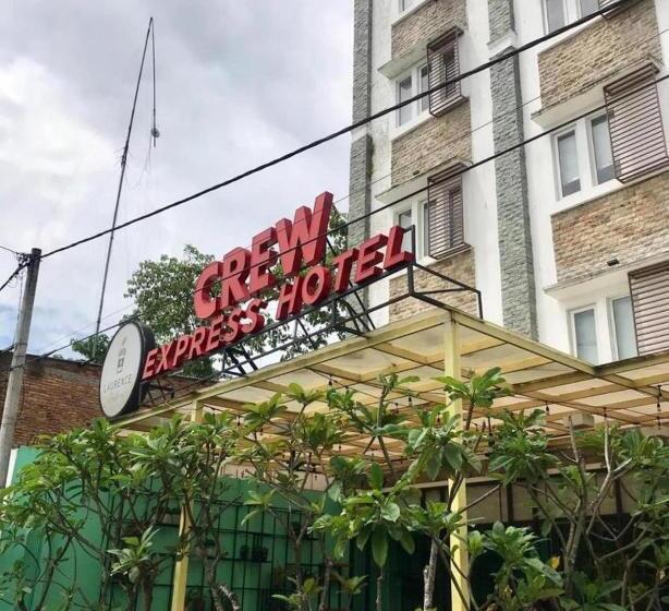 호텔 Crew Express