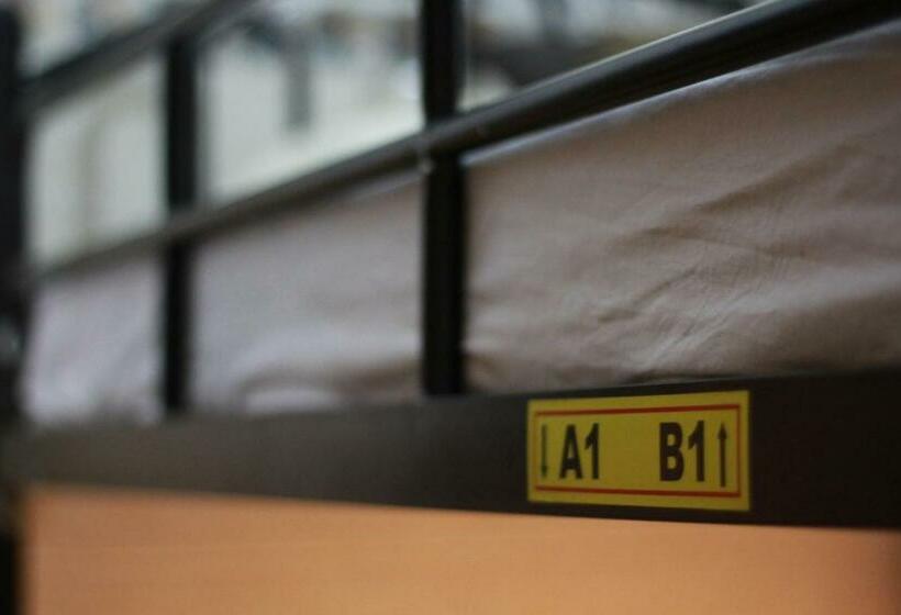 호텔 First In