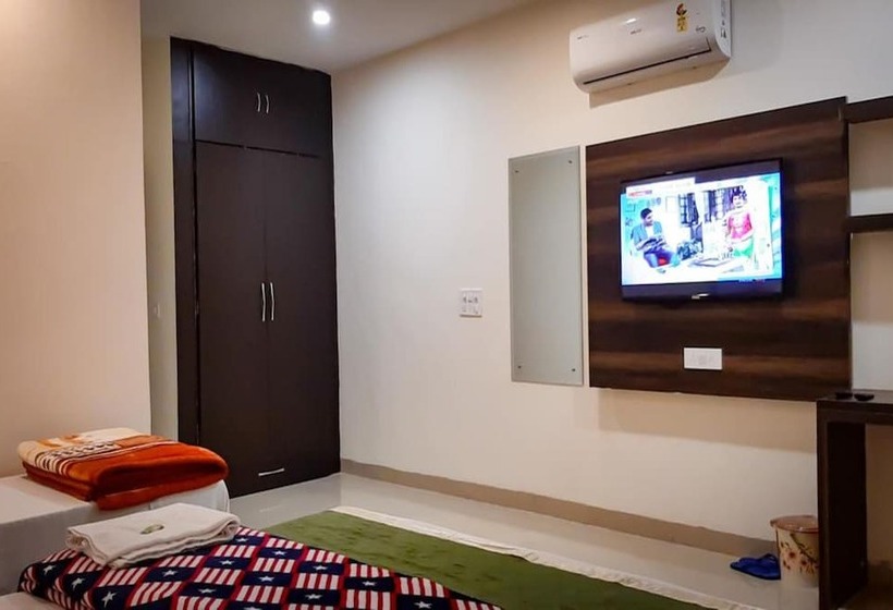 Отель Green Park