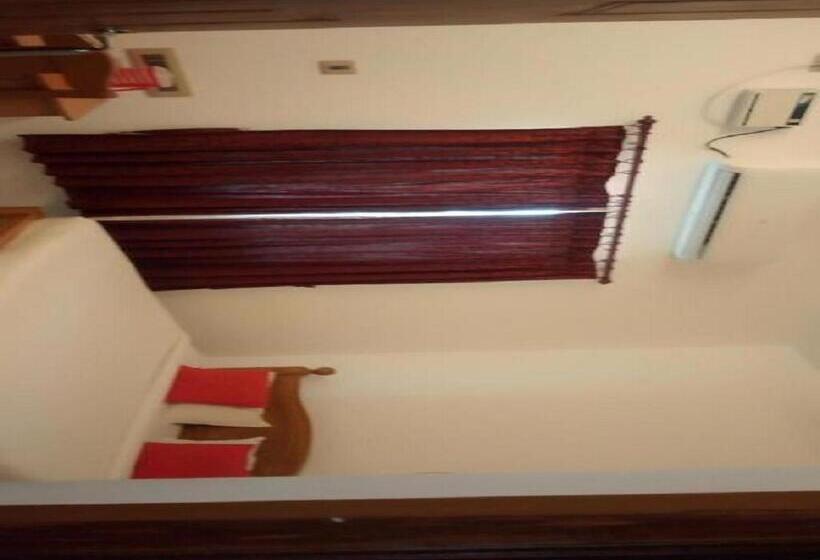 酒店 Haleemas Residency