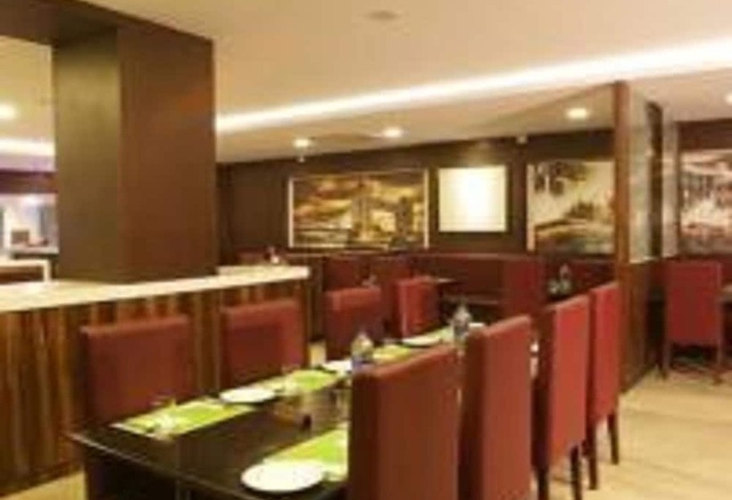 Отель Hilarity Inn