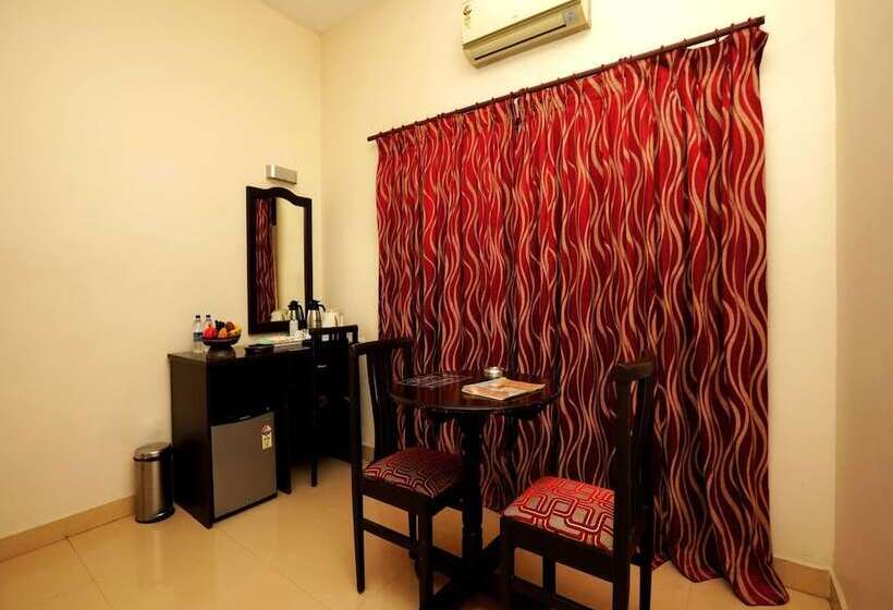 Отель Hilarity Inn