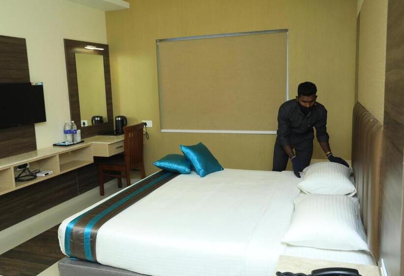 فندق Laya Regency