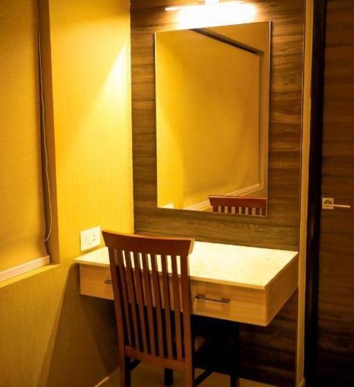 فندق Laya Regency