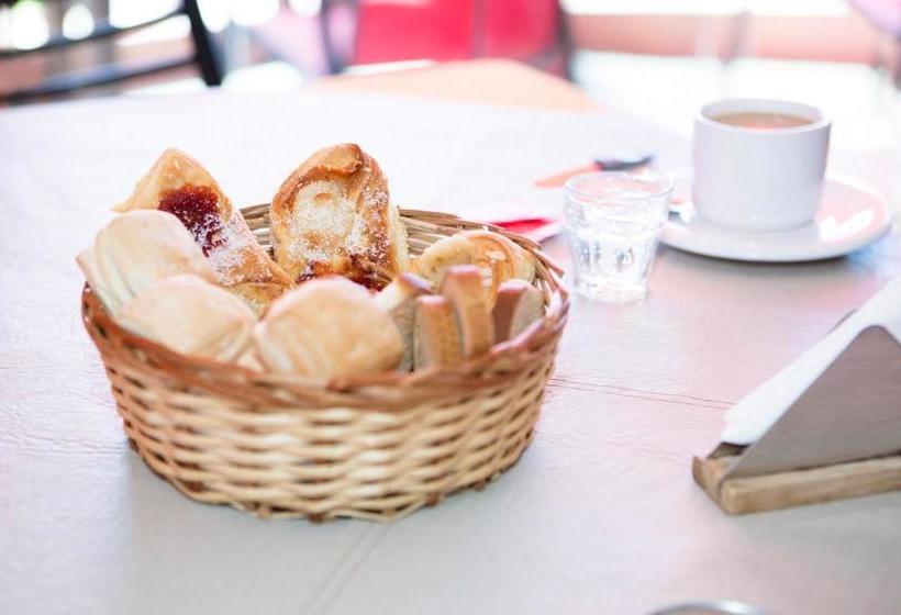 בית מלון כפרי Los Aromos