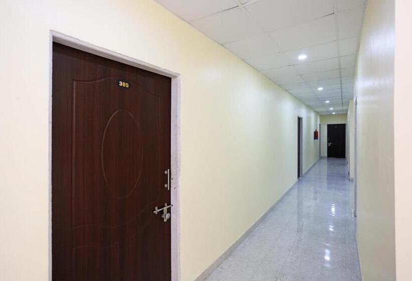 Отель Oyo 11547  Mona Palace