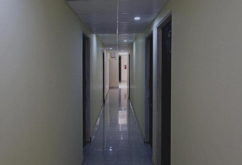 Отель Oyo 11547  Mona Palace