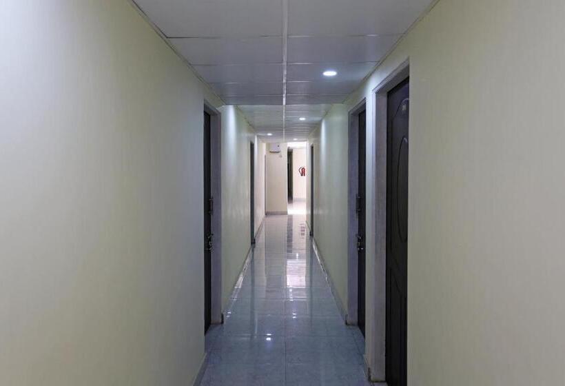 Отель Oyo 11547  Mona Palace