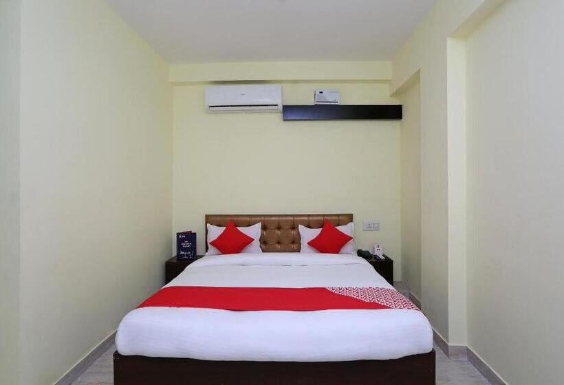 Отель Oyo 11547  Mona Palace