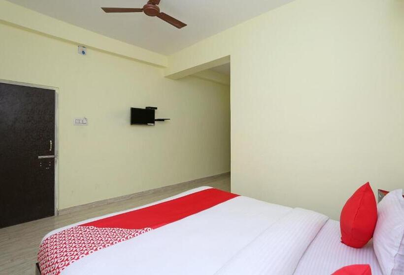 Отель Oyo 11547  Mona Palace