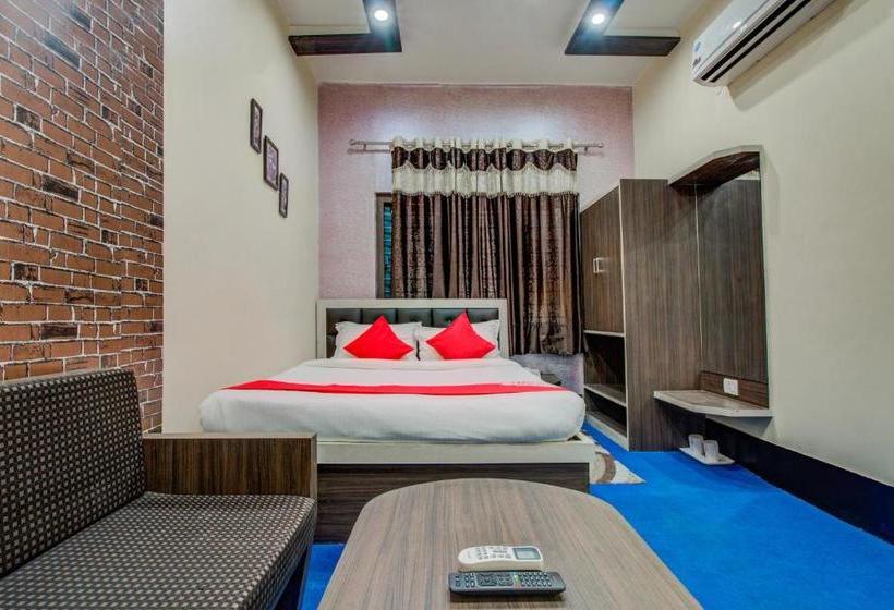 فندق Oyo 22376 Delight