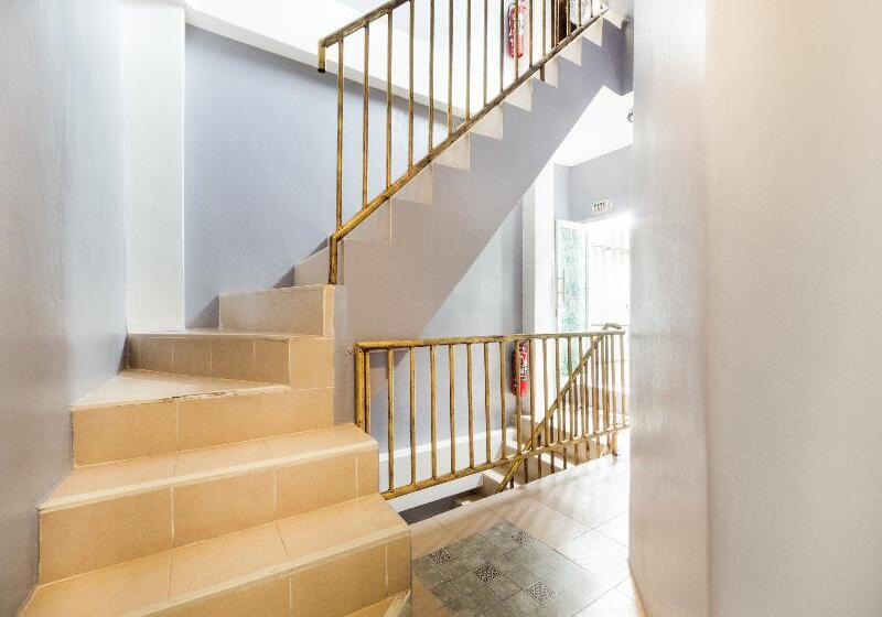 Отель Oyo 75375 Lisa Guesthouse