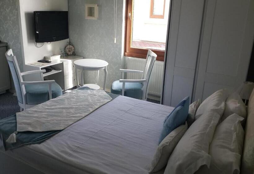 هتل Parla Viens Suites