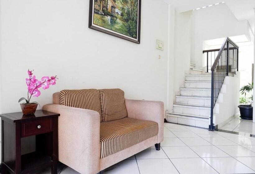 호텔 Reddoorz At Jalan Sriwijaya Semarang