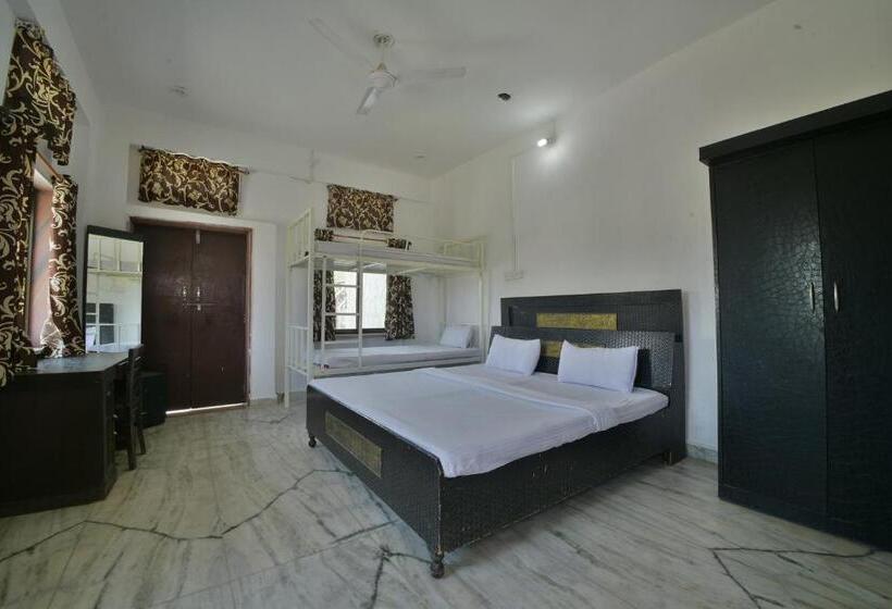 בית מלון כפרי Spot On Palace Anjali