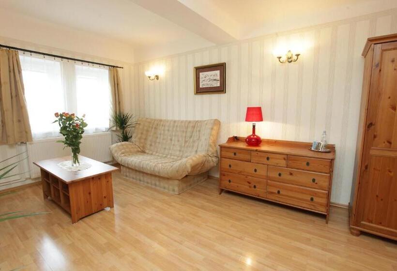 בית מלון כפרי štekl   Hrubá Skála